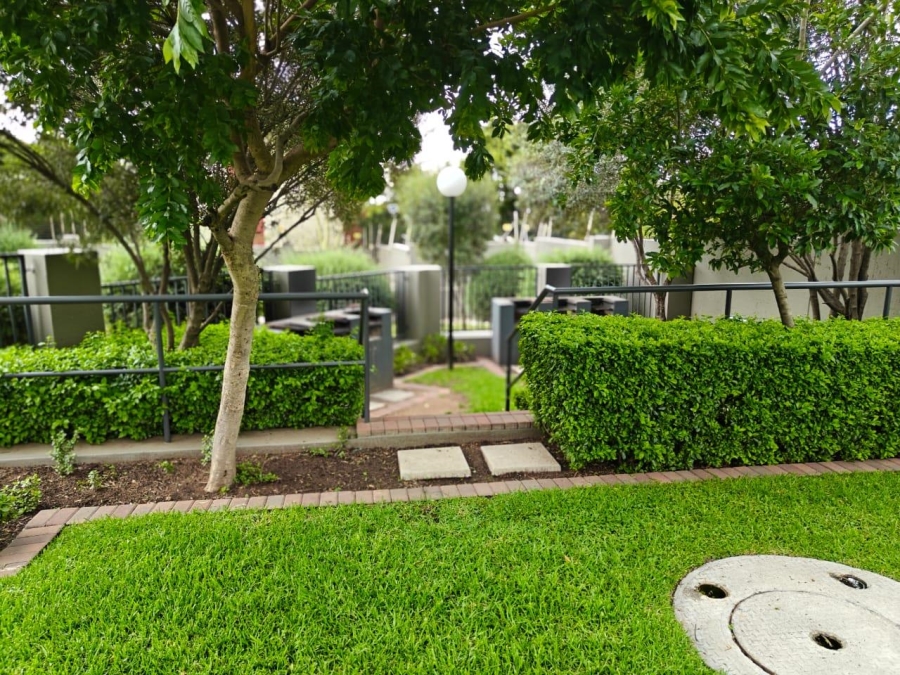 To Let 2 Bedroom Property for Rent in Lonehill Gauteng