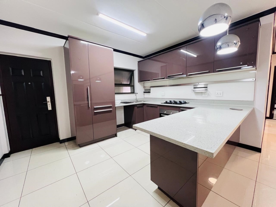 To Let 3 Bedroom Property for Rent in Fourways Gauteng
