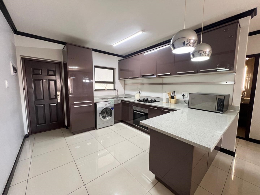 To Let 2 Bedroom Property for Rent in Fourways Gauteng