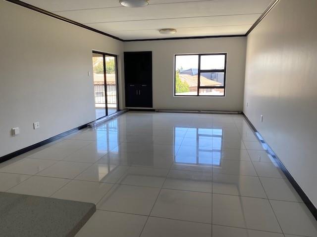 To Let 2 Bedroom Property for Rent in Broadacres Gauteng