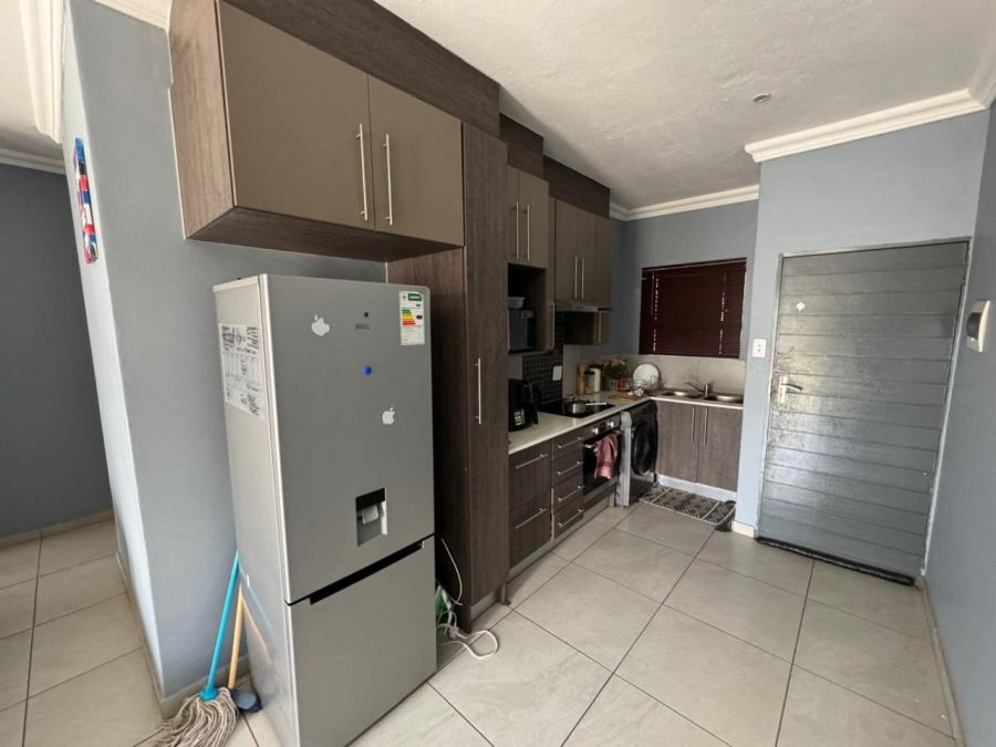 2 Bedroom Property for Sale in Pretoria North Gauteng