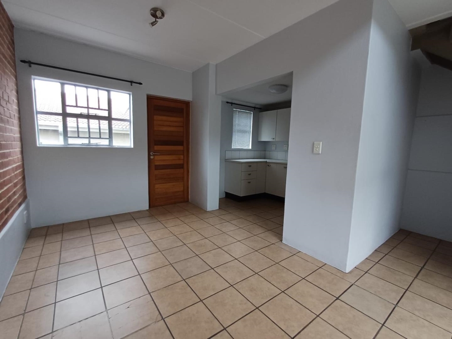 To Let 1 Bedroom Property for Rent in Houghton Estate Gauteng