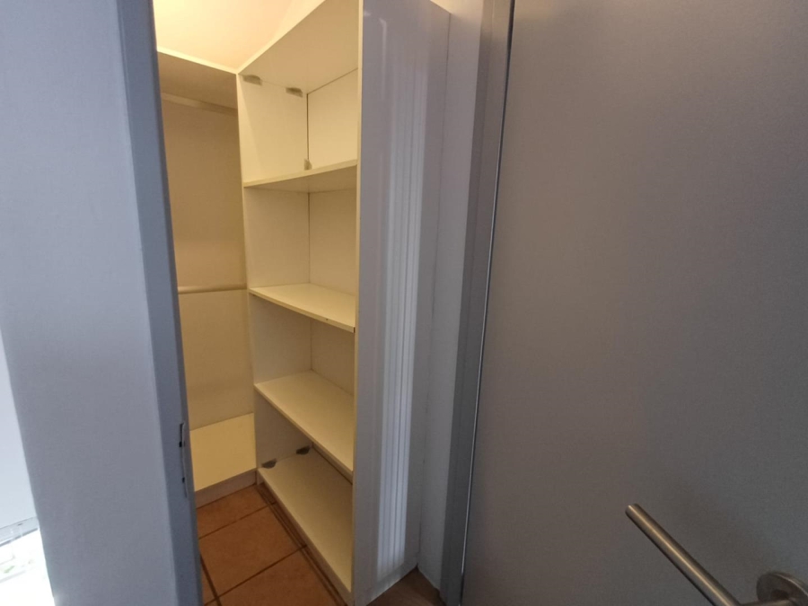 To Let 1 Bedroom Property for Rent in Houghton Estate Gauteng