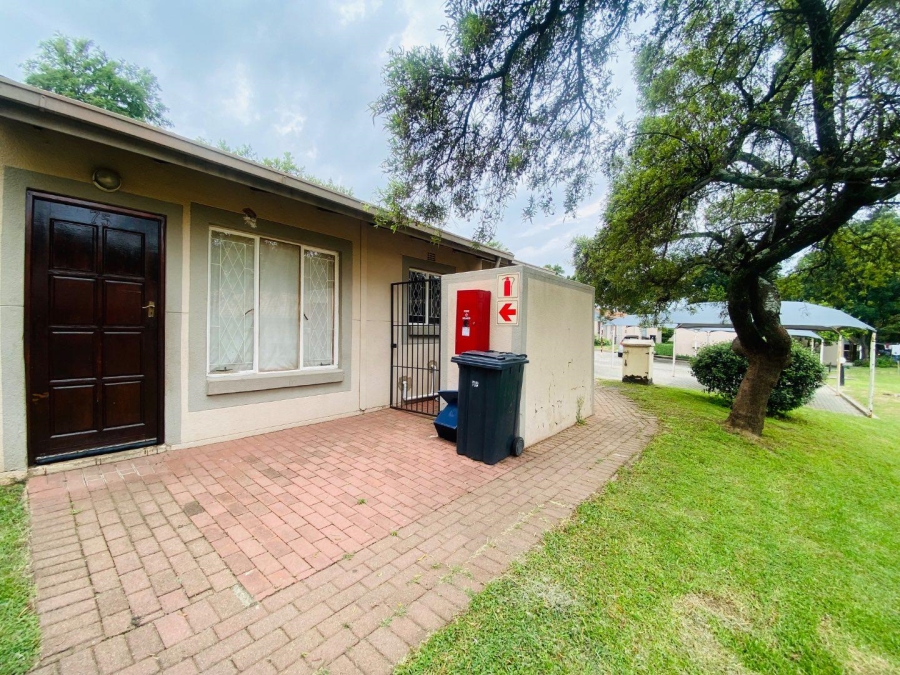 To Let 3 Bedroom Property for Rent in Country View Gauteng