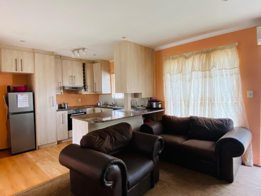 To Let 3 Bedroom Property for Rent in Country View Gauteng