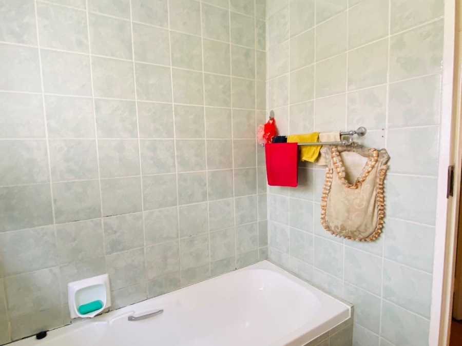 To Let 3 Bedroom Property for Rent in Country View Gauteng