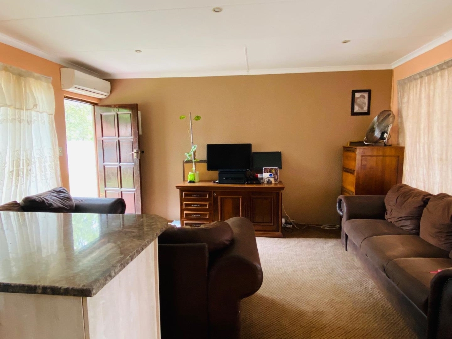 To Let 3 Bedroom Property for Rent in Country View Gauteng
