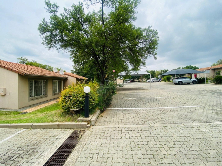 To Let 3 Bedroom Property for Rent in Country View Gauteng