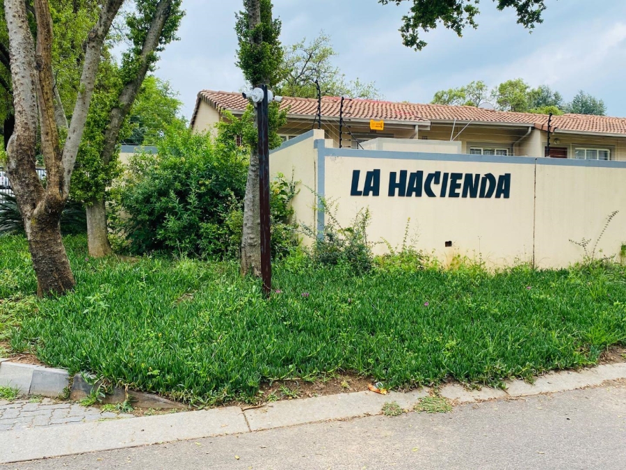 To Let 3 Bedroom Property for Rent in Country View Gauteng