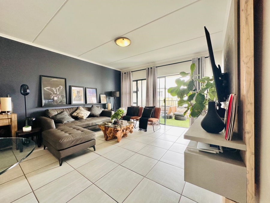 To Let 2 Bedroom Property for Rent in Waterfall Gauteng