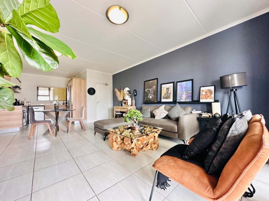 To Let 2 Bedroom Property for Rent in Waterfall Gauteng