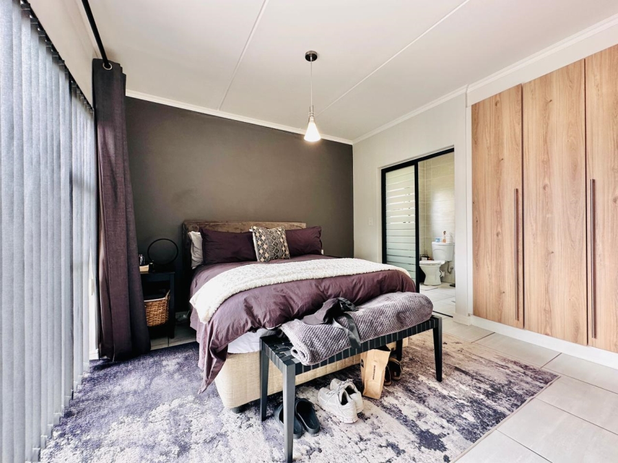 To Let 2 Bedroom Property for Rent in Waterfall Gauteng