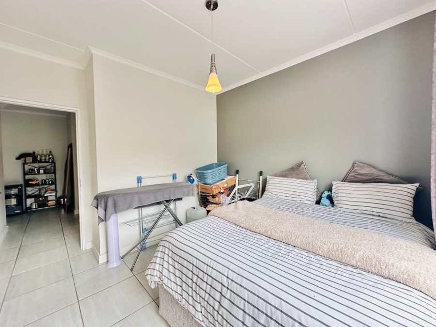 To Let 2 Bedroom Property for Rent in Waterfall Gauteng