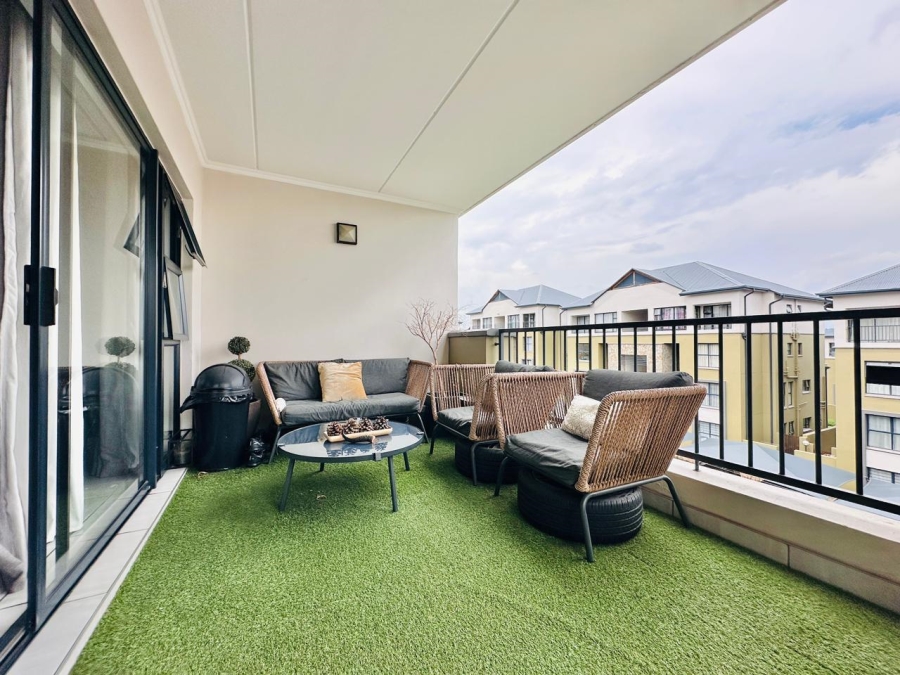 To Let 2 Bedroom Property for Rent in Waterfall Gauteng