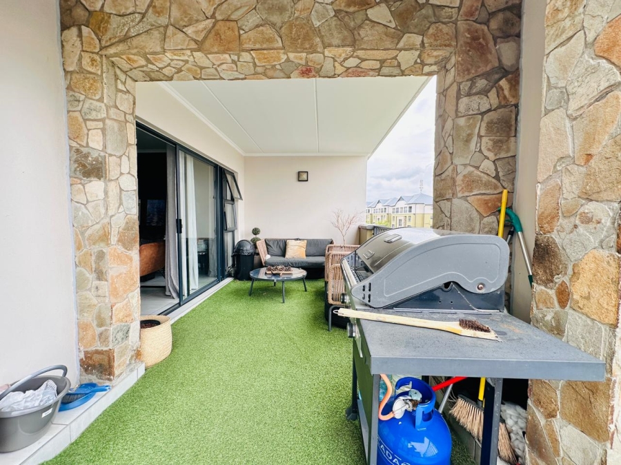 To Let 2 Bedroom Property for Rent in Waterfall Gauteng