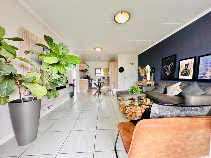 To Let 2 Bedroom Property for Rent in Waterfall Gauteng