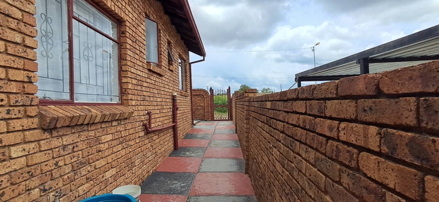 To Let 3 Bedroom Property for Rent in Soshanguve UU Gauteng