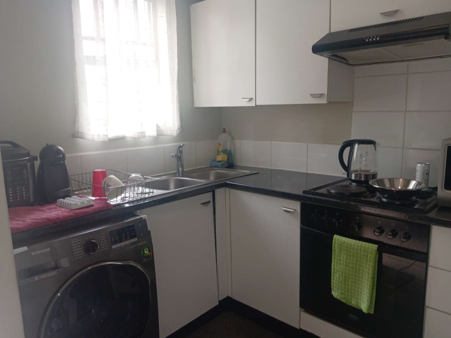 To Let 1 Bedroom Property for Rent in Houghton Gauteng