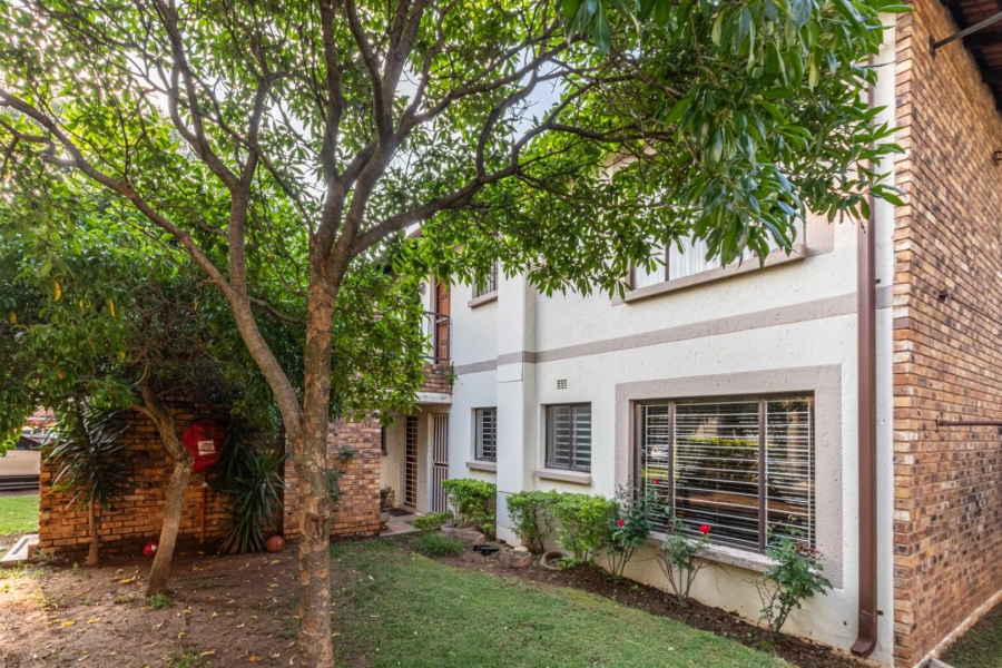 2 Bedroom Property for Sale in Wilgeheuwel Gauteng