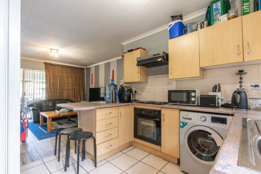 2 Bedroom Property for Sale in Wilgeheuwel Gauteng