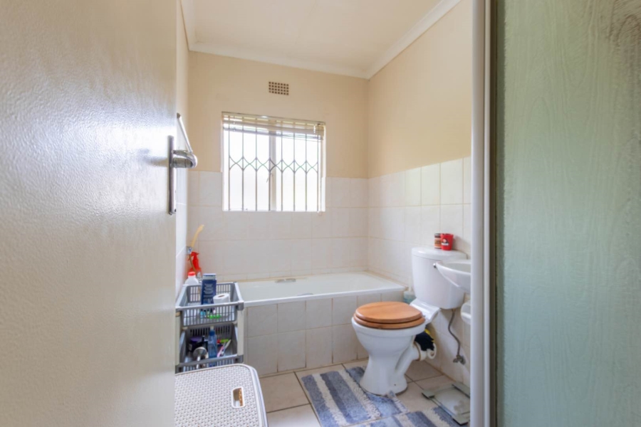2 Bedroom Property for Sale in Wilgeheuwel Gauteng
