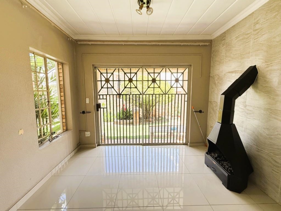 To Let 4 Bedroom Property for Rent in Honeydew Ridge Gauteng