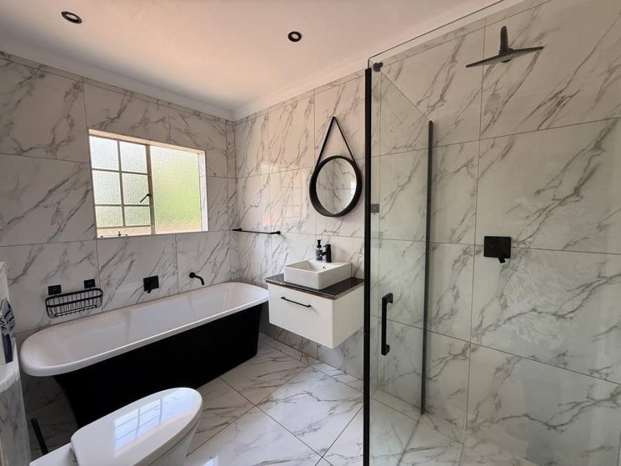 To Let 4 Bedroom Property for Rent in Honeydew Ridge Gauteng