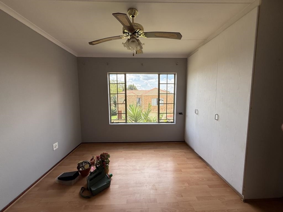 To Let 4 Bedroom Property for Rent in Honeydew Ridge Gauteng