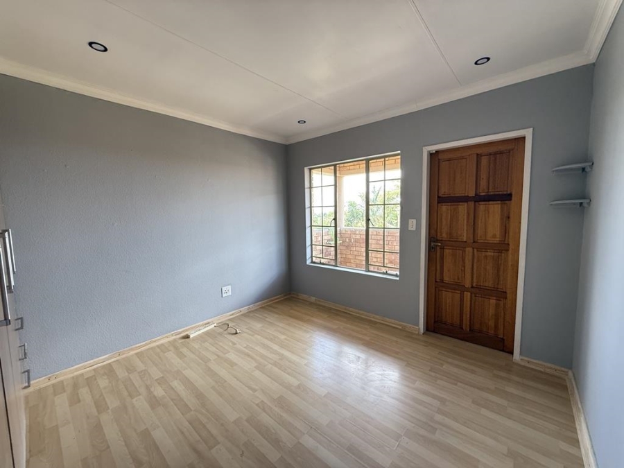 To Let 4 Bedroom Property for Rent in Honeydew Ridge Gauteng