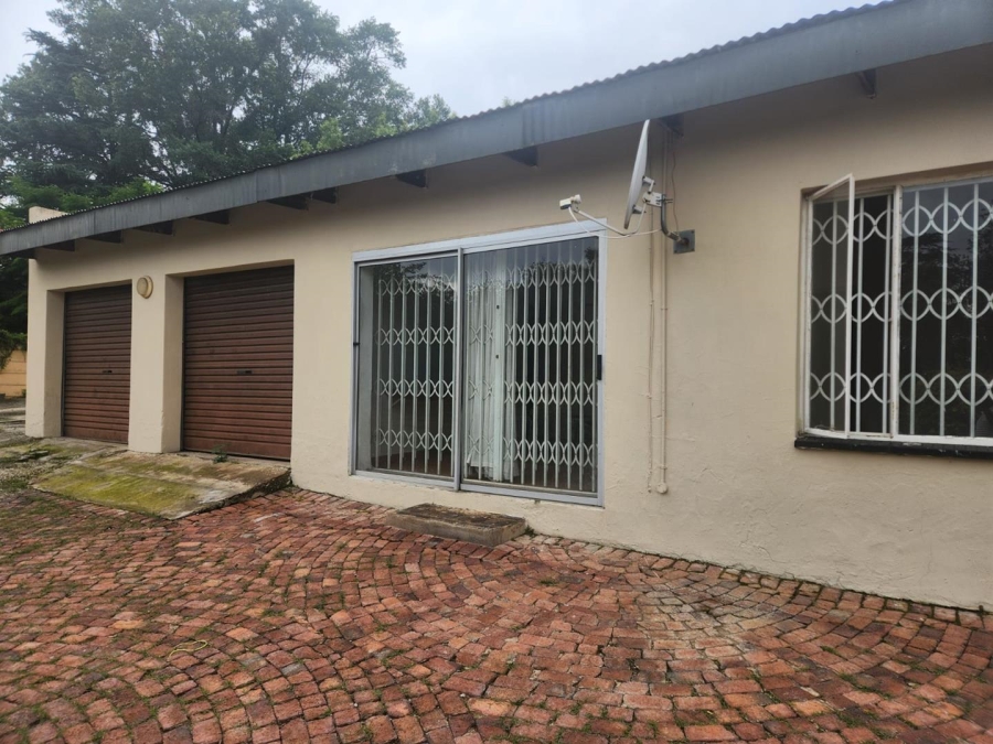To Let 2 Bedroom Property for Rent in Lombardy East Gauteng