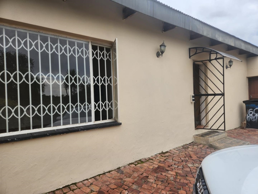 To Let 2 Bedroom Property for Rent in Lombardy East Gauteng