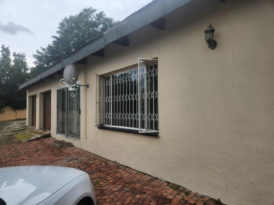 To Let 2 Bedroom Property for Rent in Lombardy East Gauteng