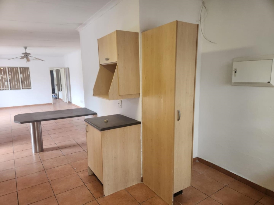 To Let 2 Bedroom Property for Rent in Lombardy East Gauteng