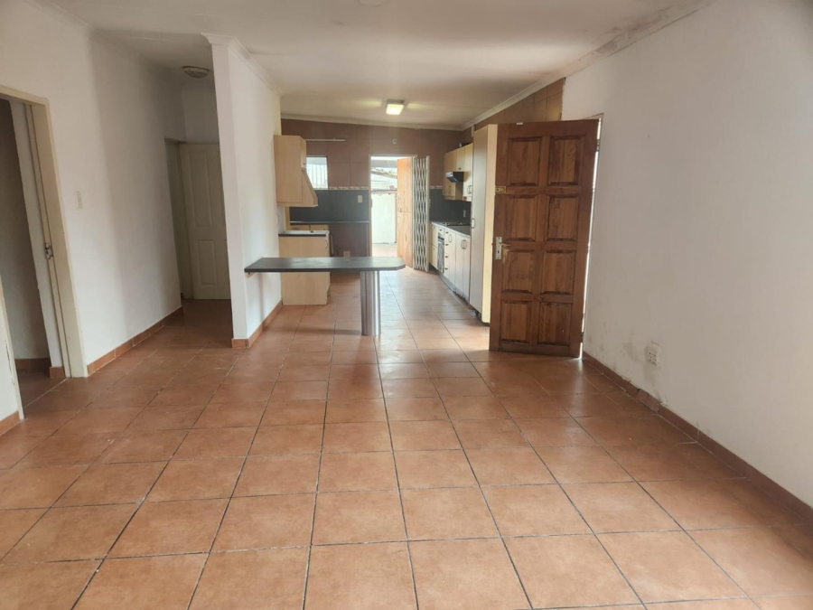 To Let 2 Bedroom Property for Rent in Lombardy East Gauteng