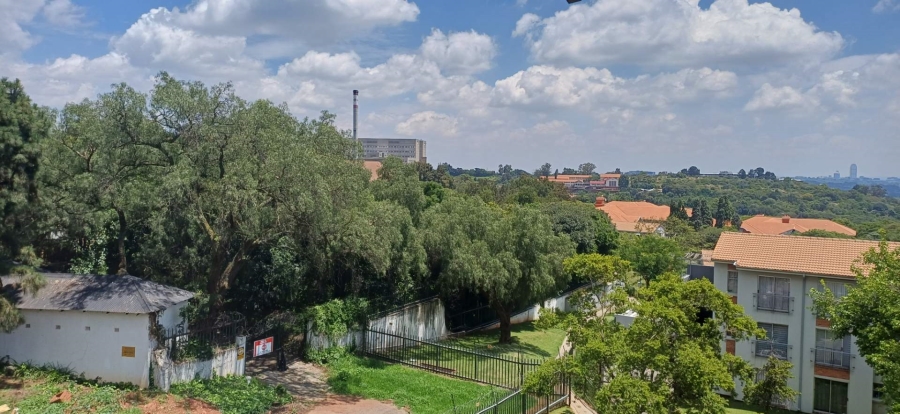 To Let 1 Bedroom Property for Rent in Houghton Estate Gauteng