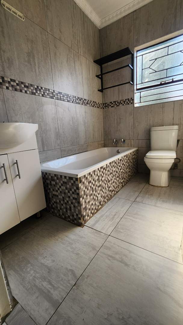 To Let 3 Bedroom Property for Rent in Heatherview Gauteng