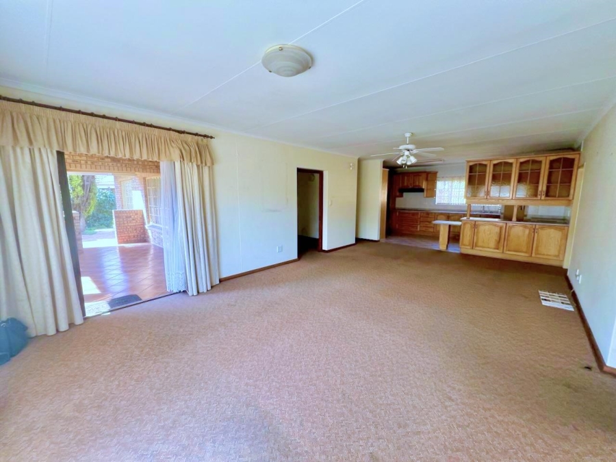 2 Bedroom Property for Sale in Faerie Glen Gauteng
