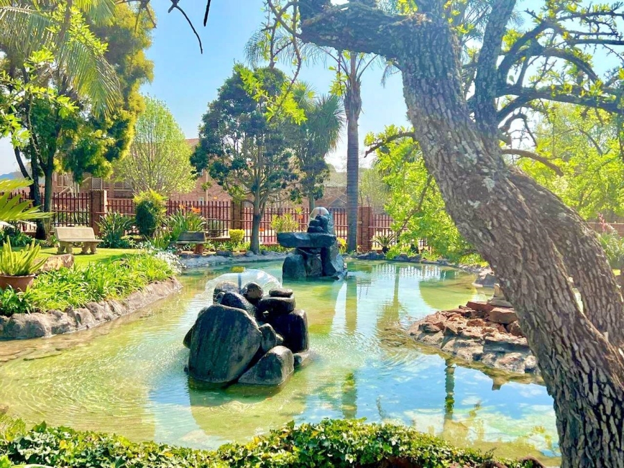 2 Bedroom Property for Sale in Faerie Glen Gauteng