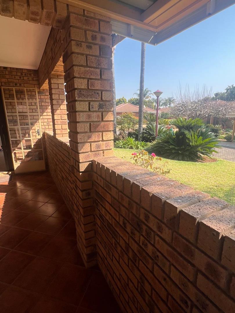 2 Bedroom Property for Sale in Faerie Glen Gauteng