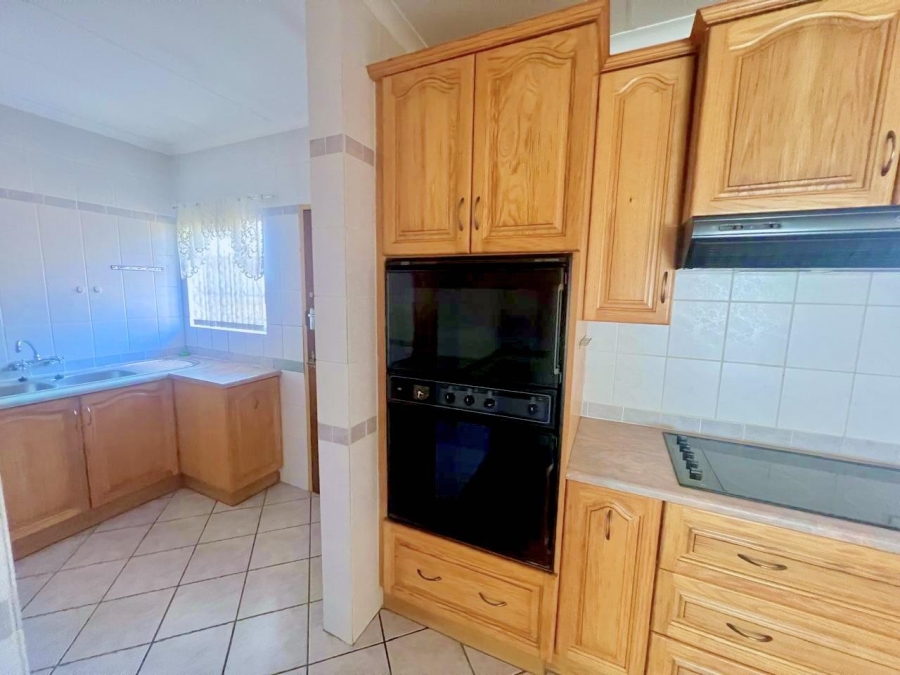 2 Bedroom Property for Sale in Faerie Glen Gauteng