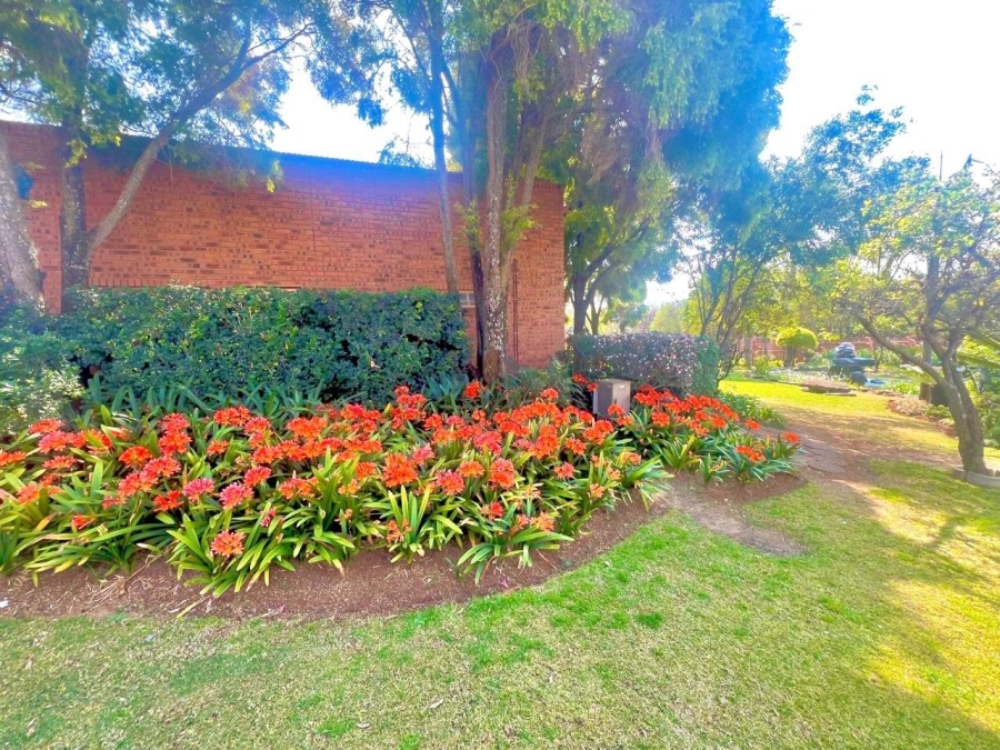 2 Bedroom Property for Sale in Faerie Glen Gauteng