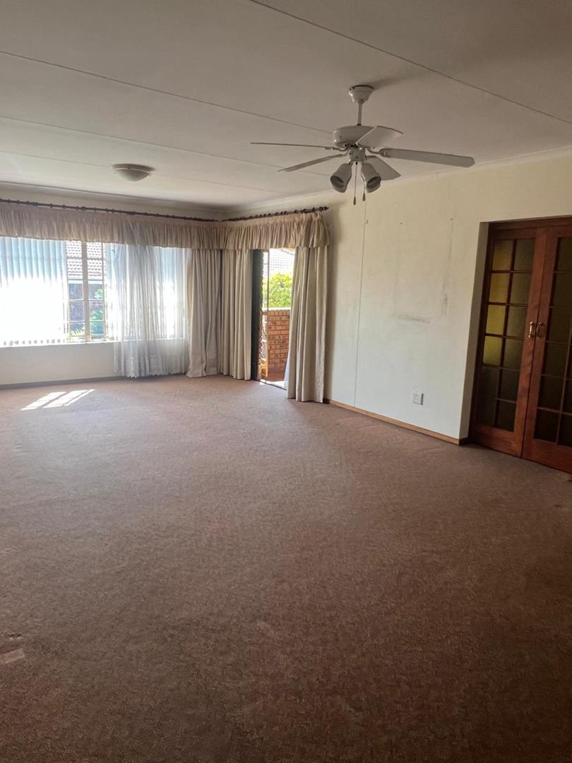 2 Bedroom Property for Sale in Faerie Glen Gauteng