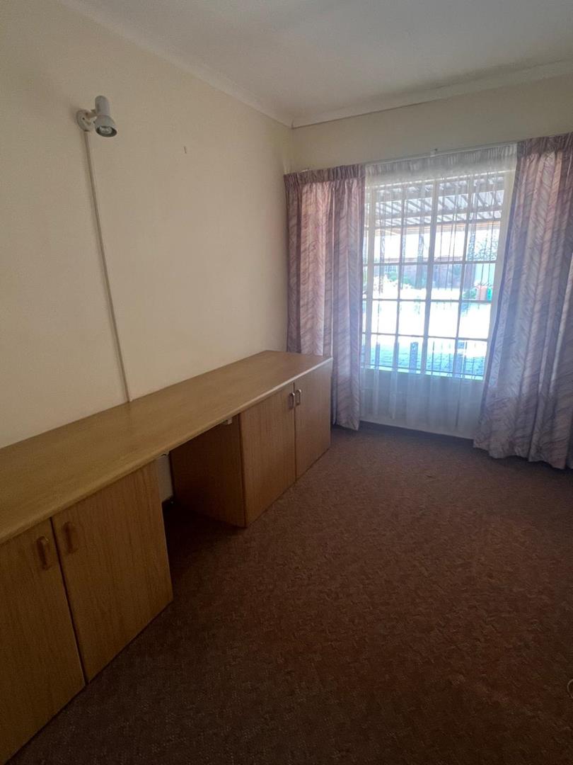 2 Bedroom Property for Sale in Faerie Glen Gauteng