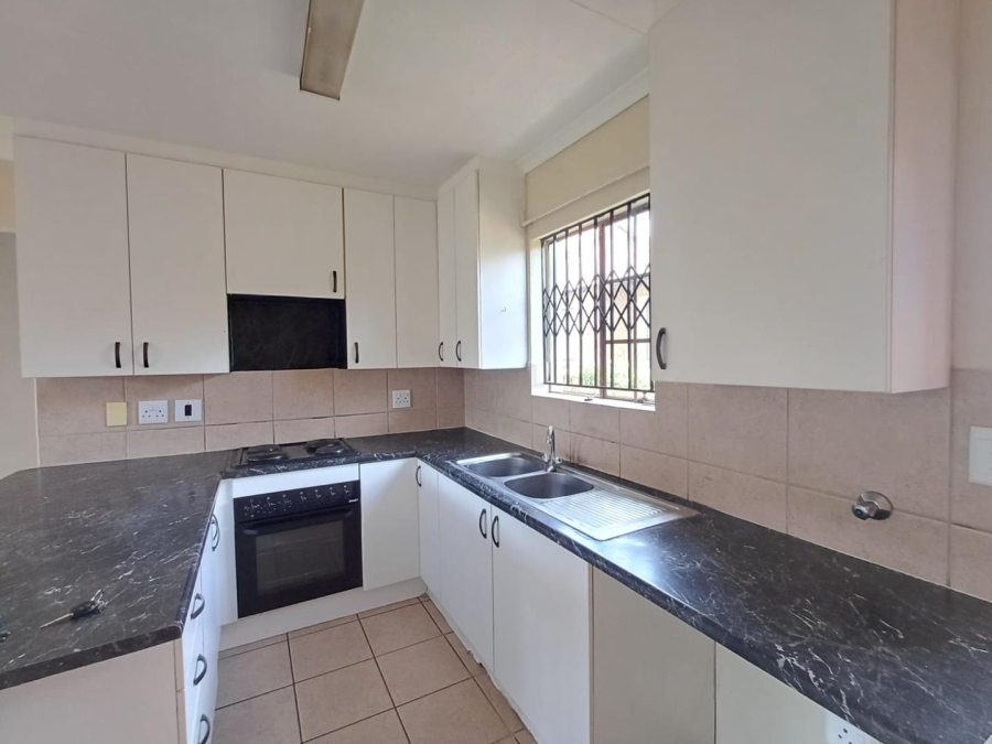 To Let 2 Bedroom Property for Rent in Honeydew Manor Gauteng