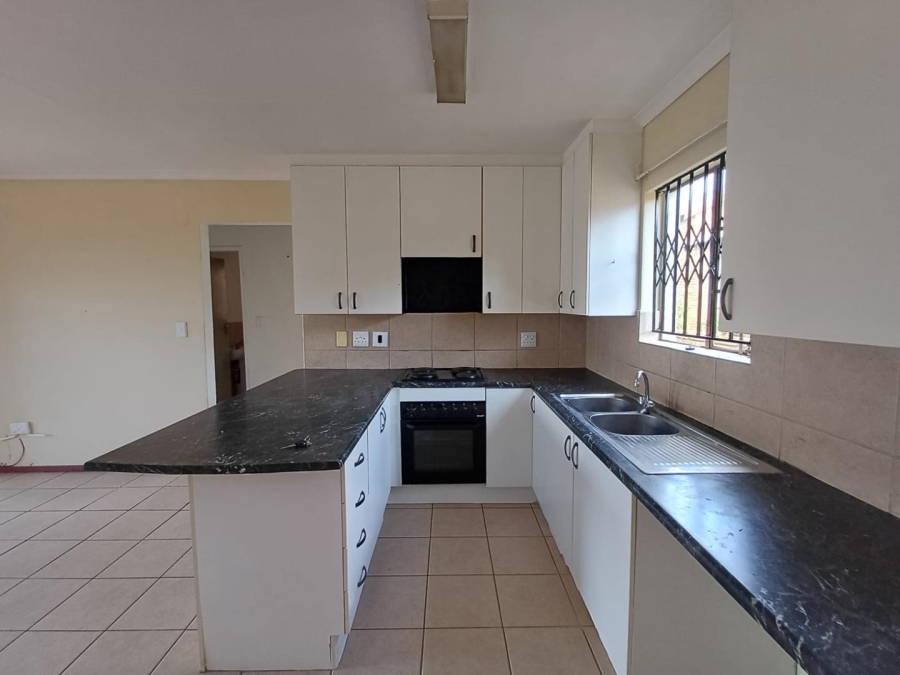 To Let 2 Bedroom Property for Rent in Honeydew Manor Gauteng