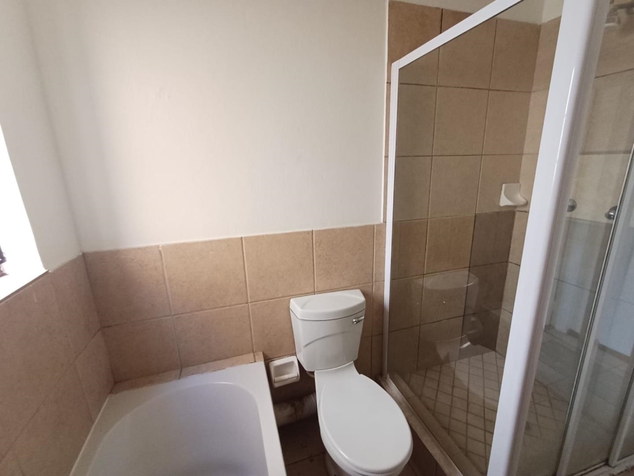 To Let 2 Bedroom Property for Rent in Honeydew Manor Gauteng
