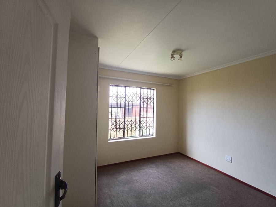 To Let 2 Bedroom Property for Rent in Honeydew Manor Gauteng