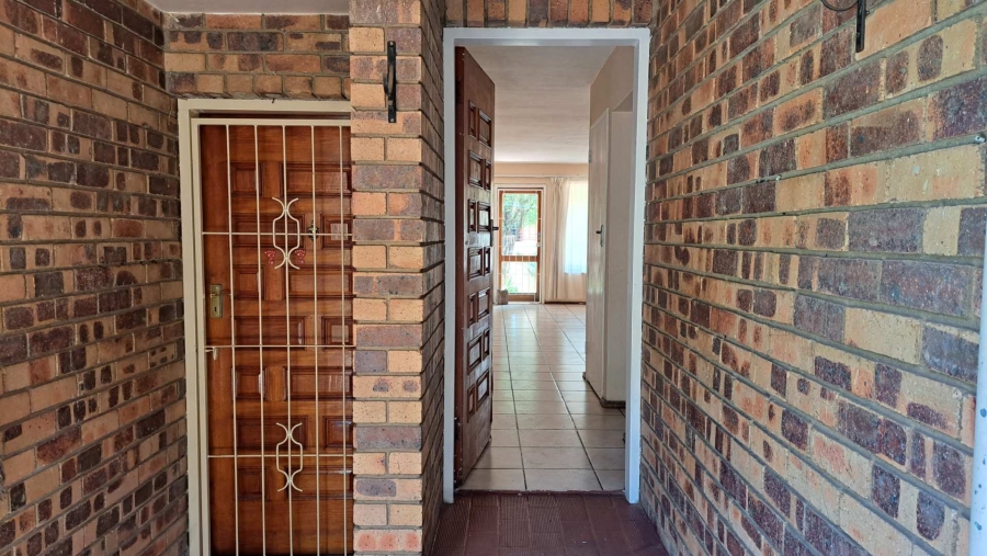 To Let 2 Bedroom Property for Rent in Ferndale Gauteng