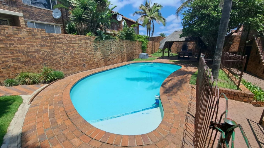 To Let 2 Bedroom Property for Rent in Ferndale Gauteng