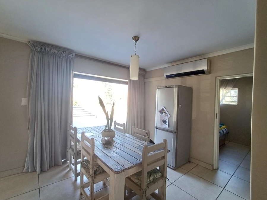 To Let 2 Bedroom Property for Rent in Blairgowrie Gauteng